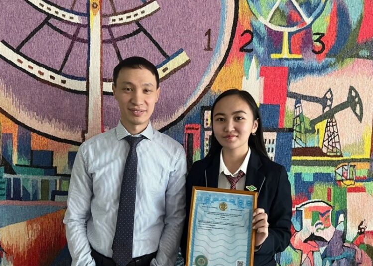 СЕМЕЙЛІК ҰСТАЗ БЕН ШӘКІРТ МЕМЛЕКЕТТІК ТІЛ БІЛІКТІЛІГІН АНЫҚТАЙТЫН ТЕСТ ОЙЛАП ТАУЫП, САЙТ ЖАСАП ШЫҒАРДЫ