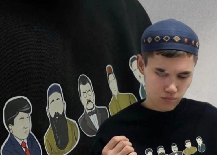 «Алаш Арыстарының көзін ойып алып тастаған»: Алматыдағы киім дүкенінің жаңа коллекциясы сынға ұшырады