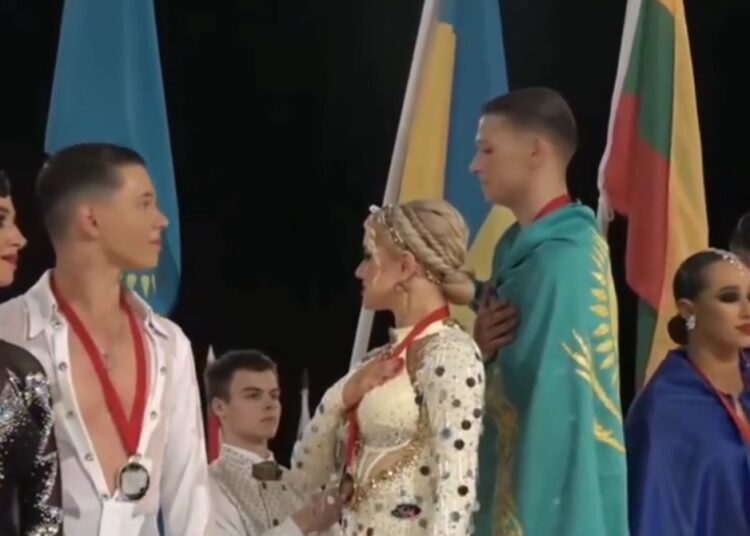 Латвиядағы әлем чемпионатында Қазақстанның ескі әнұраны қосылды (ВИДЕО)