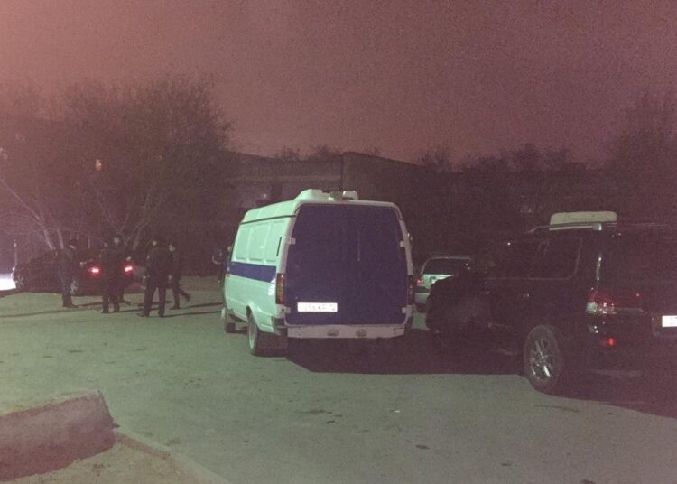 “Аудиожазба жіберген…” Маңғыстауда ер адам үш баласымен бірге асылып қалды