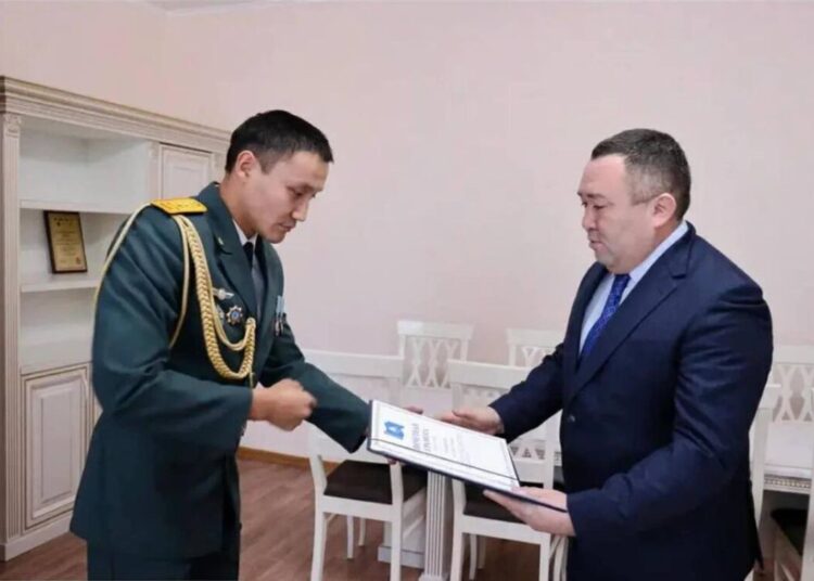 Нұрбол Нұрсағатов Семей қаласын апаттан сақтап қалған сарбаздарға алғысын айтты