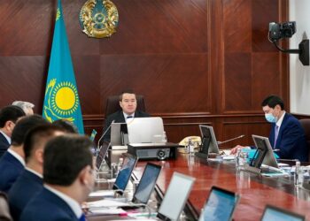 АБАЙ ОБЛЫСЫНЫҢ ЭКОНОМИКАСЫНА 1,9 ТРЛН ТЕҢГЕ КӨЛЕМІНДЕ ҚАРЖЫ ЖҰМСАЛМАҚ