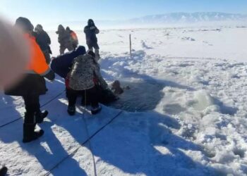 Сүңгуір құтқарушылар Алакөлге батқан жүргізушінің денесін тапты