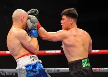 Әлімханұлын жеңген өзбек «Бұзақы» қарсыласын бір соққымен құлатты