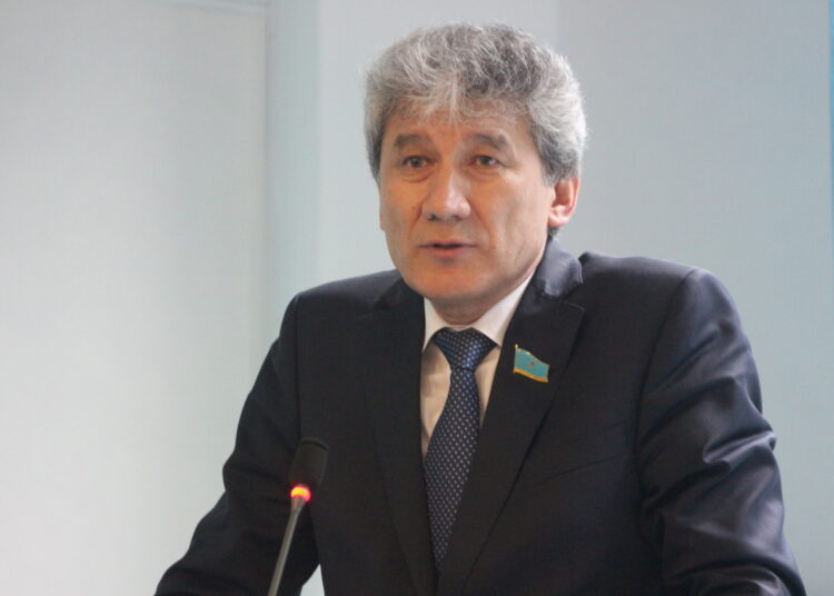 Бір кандидат Мәжіліс пен мәслихат депутаттығына қатар таласа алады — ОСК