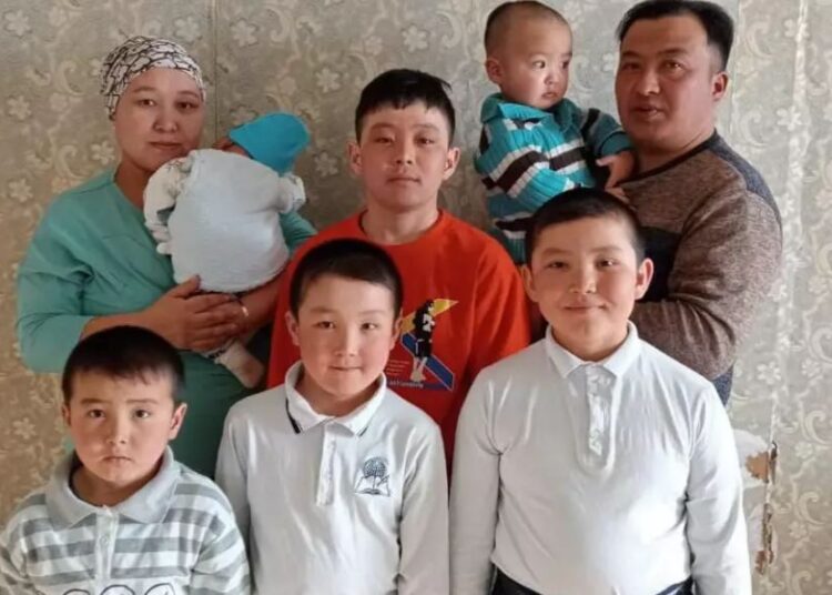 Өскеменде салмағы алты келі болатын алып «батыр» дүниеге келді