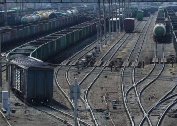 Егер жұмыс істегілерің келмесе, кетіңдер: Қызылордада 100-ге жуық теміржолшы жұмыссыз қалды