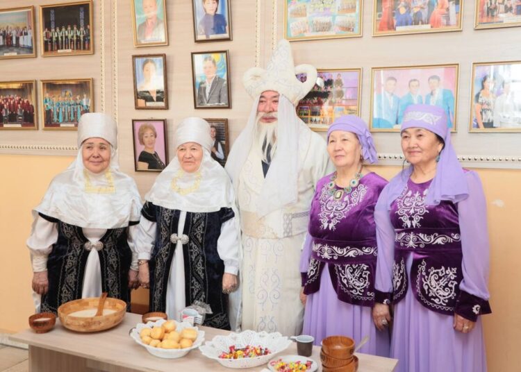 Қазақ мифологиясының кейіпкері Абай облысындағы сайлаушыларды құттықтады