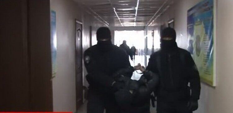 Некедегі әйелінің қаршадай ұлын 17 жерінен пышақтаған