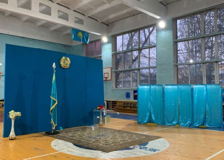 Семей қаласының сайлау учаскелері ҚР Парламенті Мәжілісі және мәслихаттары депутаттарының сайлауына дауыс беру басталды