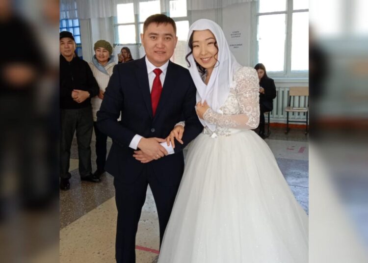 Семейде сайлау күні жас отбасы шаңырақ көтерді