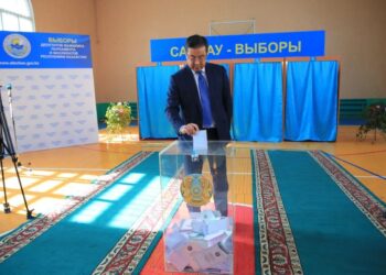 Абай облысының әкімі Нұрлан Ұранхаев Парламент Мәжілісі мен барлық деңгейдегі мәслихат депутаттарының сайлауында дауыс берді