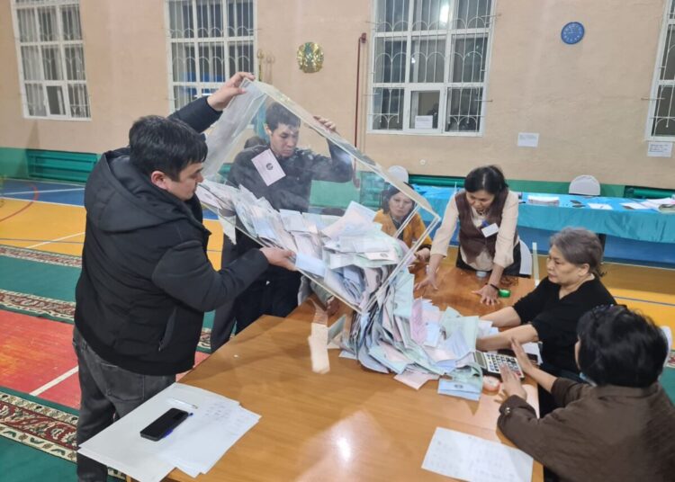 Абай облысында дауыс беру аякталады