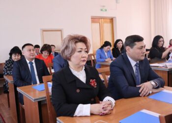 Жаңа депутаттар мандат алды