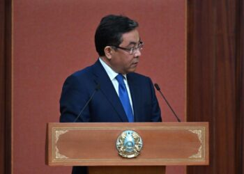 МЕМЛЕКЕТ БАСШЫСЫ АБАЙ ОБЛЫСЫ ӘКІМІНІҢ ЖҰМЫСЫН ЖОҒАРЫ БАҒАЛАДЫ