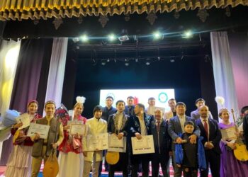 ЖАСТАР АРАСЫНДА АЙТЫС ӨТТІ