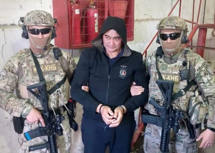 Желіде бұрынғы полиция басшысы Серік Күдебаевтың ұсталған фотосуреті жарияланды