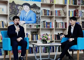 «МЕН АСПАНШЫЛ АҚЫНМЫН»