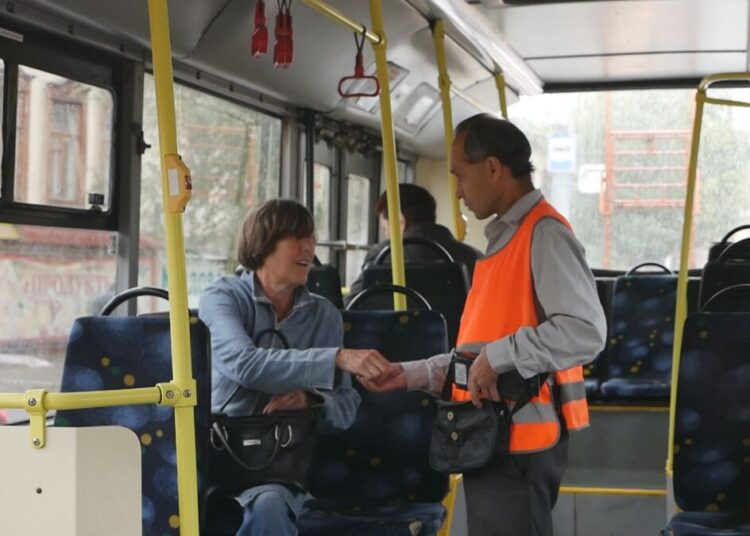 Мемлекеттік тілге қатысты кикілжіңнен кейін кондукторлар қазақша үйренетін болды
