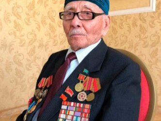 Әбдіғали Қаймолдинге «Халық қаһарманы» атағы беріліп, айрықша ерекшелік белгісі – Алтын жұлдыз бен «Отан» ордені тапсырылды