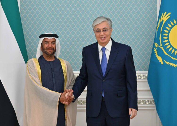Президент Қасым-Жомарт Тоқаев шейх Сурур бен Мұхаммед Әл Нахаянмен кездесті