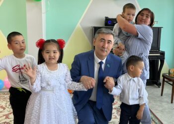 БАЛАЛАРҒА ҚАМҚОРЛЫҚ — ІЗГІ НИЕТ