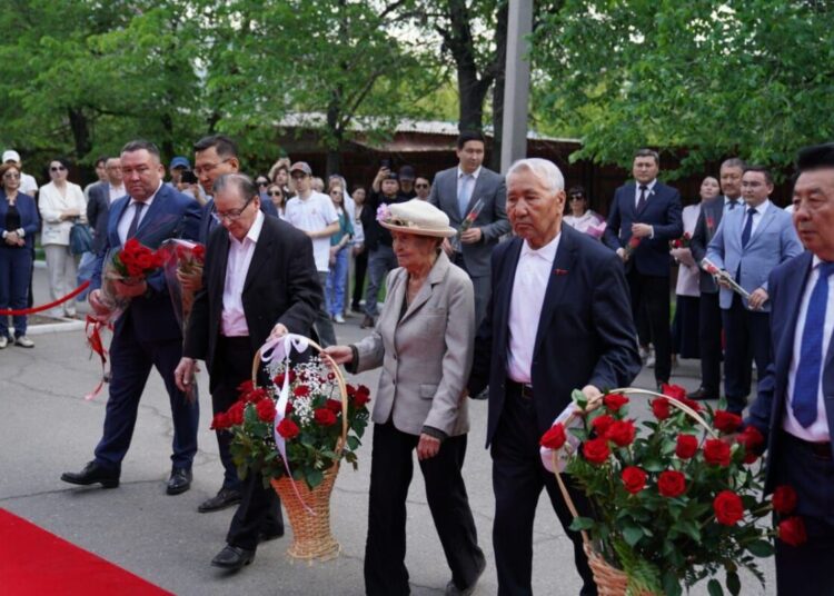 ТАРИХҚА ТАҒЗЫМ