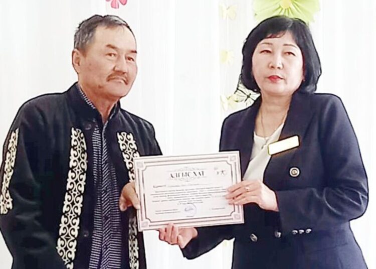 ӘКЕГЕ ҚАРАП ҰЛ ӨСЕР…