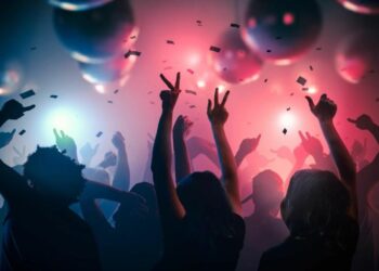 Ішкі істер министрлігі түнгі клубтар мен барлардың жұмысын 23:00-ге дейін шектеуді ұсынды