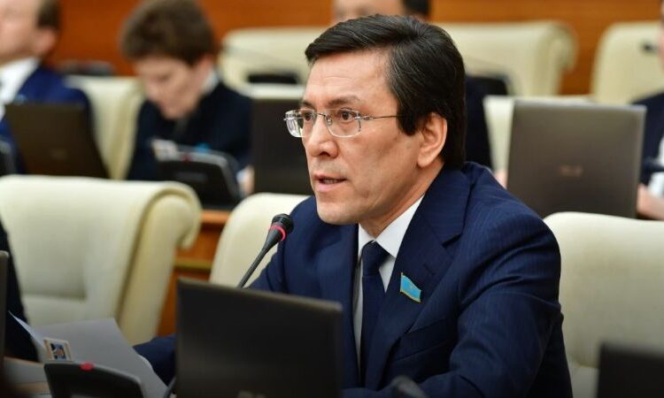 Кей мектептерде әлі күнге дейін спорт зал мен асхана жоқ — депутат