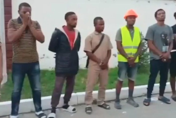 Қонаевта африкалықтар заңсыз жұмыс істеген