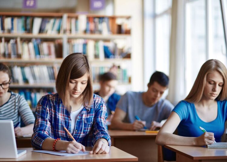 Студенттерге жаз айларында стипендия берілмейтіні рас па?