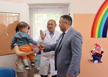 Семей қаласының әкімі Нұрбол Нұрсағатов балалар үйіне барды