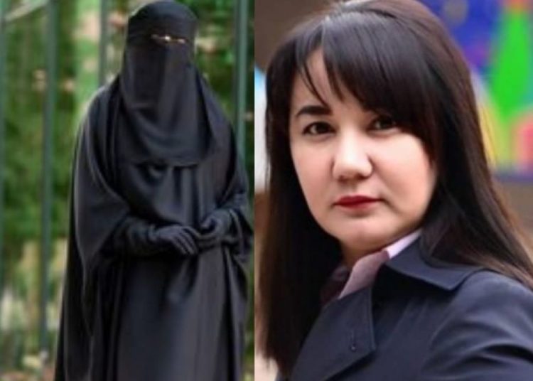 «Күндіз Иманка, түнде Шайтанка»: Заңгер хиджаб киген қыздың түнгі жұмысын анықтады