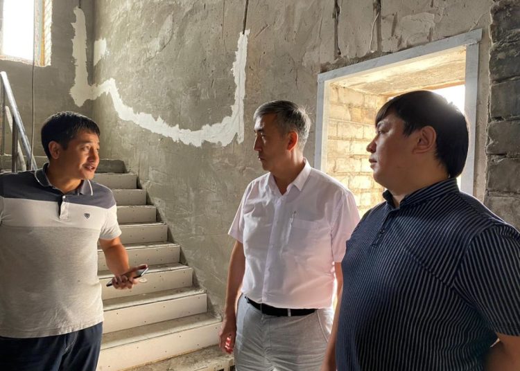 МӘСЛИХАТ ТӨРАҒАСЫ ПРИРЕЧНОЕ, ГРАНИТНОЕ МӘСЕЛЕЛЕРІМЕН ТАНЫСТЫ