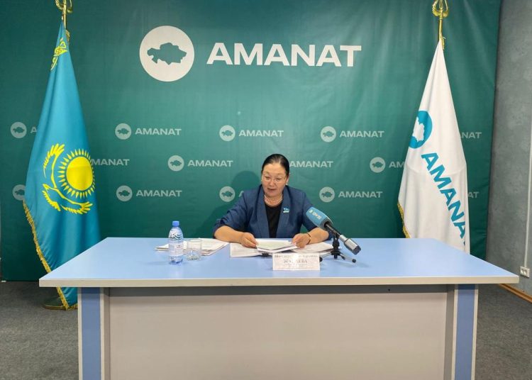 АБАЙ ОБЛЫСТЫҚ «AMANAT» ПАРТИЯСЫНЫҢ ДЕПУТАТТЫҚ ФРАКЦИЯСЫ МҮШЕЛЕРІНІҢ АТҚАРҒАН ЖҰМЫСТАРЫ ТУРАЛЫ БРИФИНГ ӨТТІ