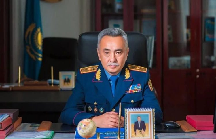 Бұрынғы полиция генерал-майоры Біләлов алаяқтық жасағаны үшін бес жылға бас бостандығынан айырылды