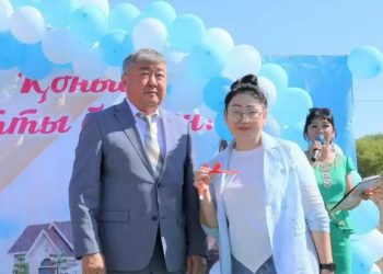 Конституция күні Абай облысында 10 отбасыға жаңа үйдің кілті табысталды