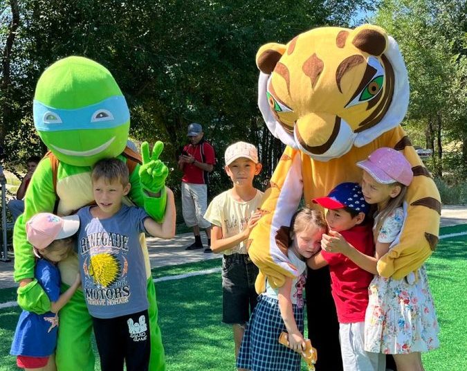 Абай облысы ТЖД Семей қаласының Төтенше жағдайлар басқармасы «Орбита» балалар сауықтыру лагерінде «Қауіпсіз демалыс» тақырыбында костюмдік акция өткізді