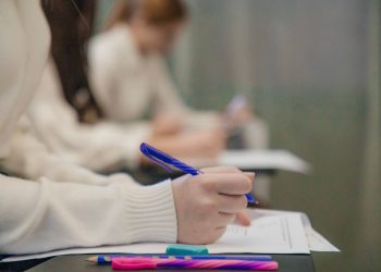 Семейде Республика күніне орай «Полиглот» сайысы өтіп жатыр