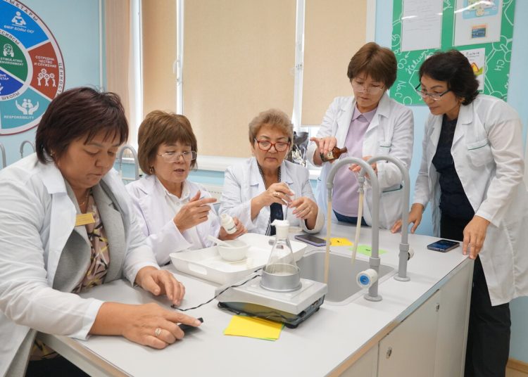 Семейдегі NIS – те ауыл мектептері ұстаздарына арналған аймақаралық семинар өтті