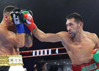 «Қазақша стиль»: Жәнібек Әлімханұлы әлем чемпионын нокаутпен жеңді