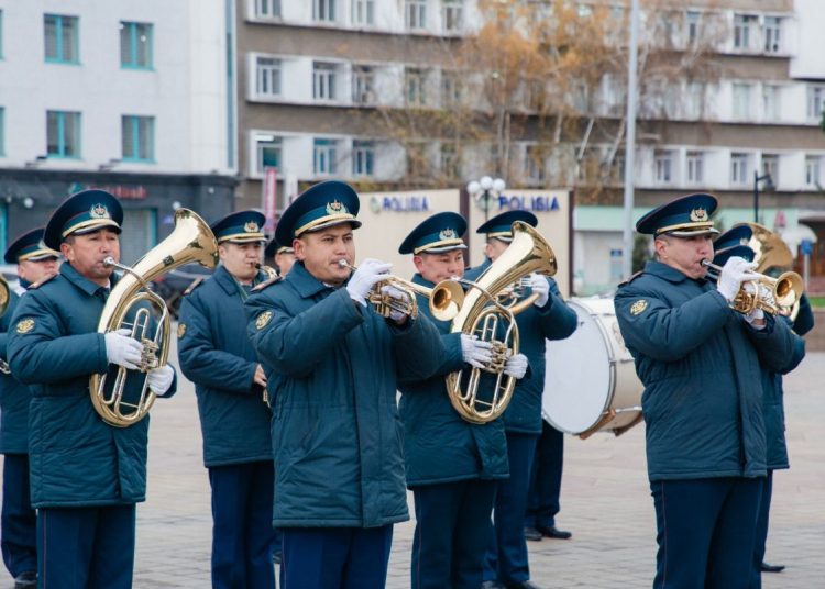 Семейде Республика күніне орай әскери флешмоб өтті