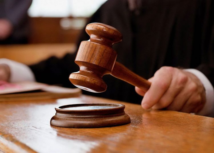 Қызметін асыра пайдаланған