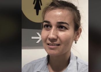 Израильде еден жуатын әйел жалақысын айтты