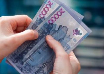 “Ауру” баласына ем үшін 1.7 миллиард теңге жинаған