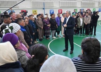 Мемлекет басшысы БҚО Қаратөбе ауданындағы эвакуациялық пунктке барды