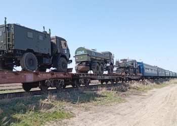 Абай гарнизонының әскери қызметшілері су тасқынынан зардап шеккен аймақтарға аттанды