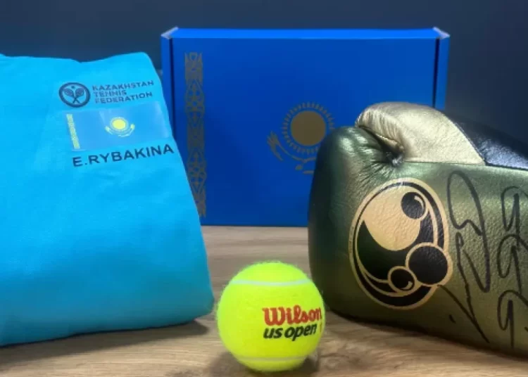 Головкиннің қолғабы мен Рыбакинаның тенис добы аукционда сатылады