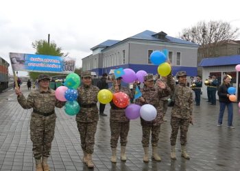 КӨМЕККЕ БАРҒАН АБАЙ ГАРНИЗОНЫНЫҢ ӘСКЕРИЛЕРІ ҮЙЛЕРІНЕ ОРАЛДЫ